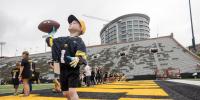 Davenport boy picked as Iowa Kid Captain for Washington game
