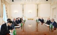 Ilham Aliyev receives UK Minister of State for Trade
