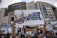 Turkey uses disinformation law to silence journalists, CPJ says