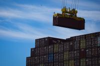 Canada sees record surge in U.S. exports ahead of new tariffs in August