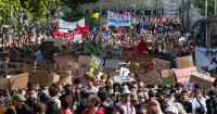 France shuts down nearly 900 schools as violent student protests escalate
