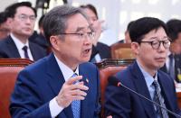 Foreign Minister Refuses to Answer Lawmaker's Jab Over North Korea Stance