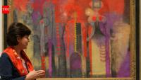 In 2003, a New York woman pulled a painting from trash on Manhattan’s Upper West Side; four years later she learned it was a stolen Rufino Tamayo work, and Sotheby’s sold it for $1,049,000