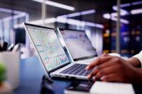Which Users Benefit From TechnologyOne (ASX:TNE) Agentic AI Push?