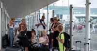 UK passengers new Wednesday 'smuggle food in luggage' £5,000 fine EU warning
