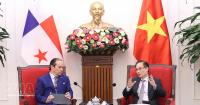 Vietnamese, Panamanian foreign ministers discuss bilateral cooperation