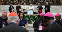 Vatican meeting examines why young people are reluctant to marry