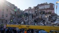 Russian strikes on Ukrainian cities kill at least 25 in attack Kyiv saw coming