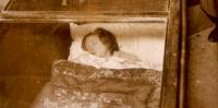 In a society desperate for distraction, a woman performing starvation overcommits