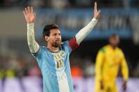 Ronaldo Salutes Rival Messi on Argentina Retirement