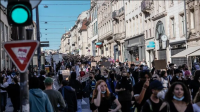 French students renew school blockades as education minister invites representatives for talks