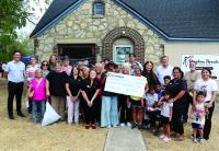 Texas Bank, crowd honors Kingdom Threads
