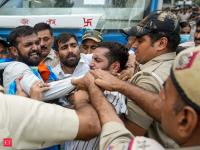 Delhi Police analysing videos of assault on its personnel during protest: Sources