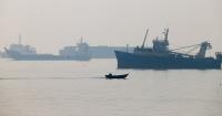 Iran scales up Hormuz attacks, raising pressure on Trump as midterms near
