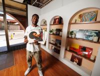Why pay to listen to music? A new Santa Cruz lounge is betting on the power of vinyl