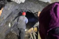 Afghanistan’s emerald miners struggle with tools but attract global buyers