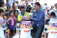 World Vision Delivers Emergency Flood Relief to Doorsteps of Affected Cambodian Families