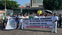 Mexican healthcare workers rally outside Interior Ministry as union readies vote on sellout contract