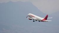 8 people hospitalized after turbulence forces Medellin-New York flight to divert to Miami