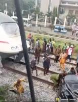 Lagos: Moving train crushes honda car, motorist escapes