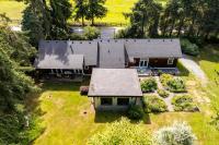 Buying a house with reward points, the Home of the Week and more top real estate stories