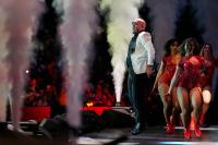 The stream: Oasis doc, Pitbull, ‘Carrie’ series, ‘Gears of War: E-Day,’ ‘Disclosure Day’