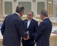 Iranian, Russian, Azerbaijani FMs hold brief talks ahead of CIS summit
