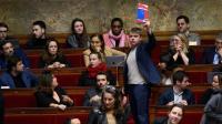 Minimum wage of 1,700 euros, pesticides, AESH: LFI unveils twelve bills to challenge the government in the National Assembly