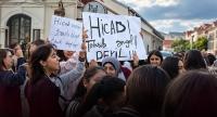 The tightening of the dress code in schools in Azerbaijan has led to protest actions.