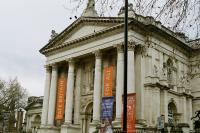 Tate Britain to host major exhibition exploring 1990s art and fashion