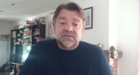 The Niš actor claims that SNS activists beat his minor son in front of the theater