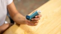 Pharmacist issues 'serious red flag' warning to anyone using a blue inhaler this winter