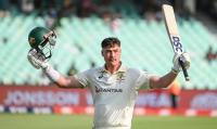 Australia wear down Proteas as Renshaw’s 190 hands tourists control in first Test