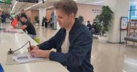 Russian vlogger impressed by efficient, convenient public service in Zhejiang