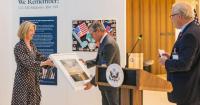 Artist’s Loch Lomond painting gifted to US ambassador to the UK in London