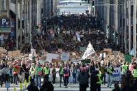 Tens of thousands urge climate action at Brussels demo