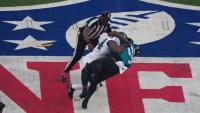 Eagles' Trotter, Jags DE Thomas ejected for fighting on opening kickoff