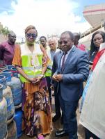 Yaounde: Energy minister visits fil...