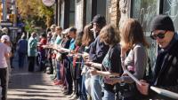 'Book brigade' moves 7,400 books by hand to Hintonburg store's new space