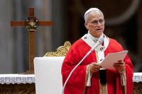 Bishops, clergy, religious and faithful offer prayers for Pope Leo ahead of lung surgery