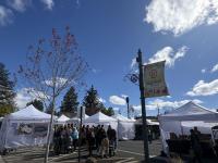 Thousands visit Sisters for harvest fair