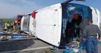 11 killed, 27 injured after coach crashes into truck in Turkey
