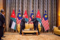 King, Malaysia PM discuss ways to strengthening cooperation
