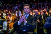 Elon Musk Gives Financial Advice To 'Take a Picture of Your Credit Card', and Replies Are Hilarious