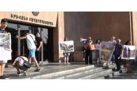 Construction kiosk owners are holding a protest outside Yerevan City Hall demanding an end to the demolition of their buildings.