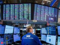 US stocks: Nasdaq ends lower as oil prices surge ahead of earnings, economic data