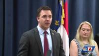 Judge orders NC wedding photo company to return client photos