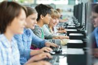 As AI spreads in classrooms, North Texas students help shape school policy