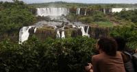 Argentina briefly closes Iguazu Falls to tourists over El Nino