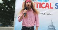 Iowa county supervisor endorses no-party candidate for Congress